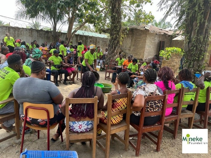 Women's Club training session, Liberia - combining business skills development with income-generating activities. Photo: Mineke Foundation